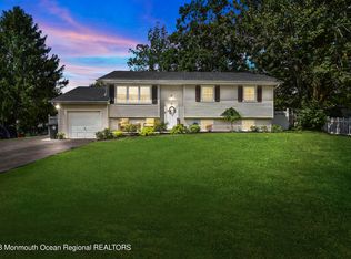 1572 Deer Hollow Dr, Toms River, NJ