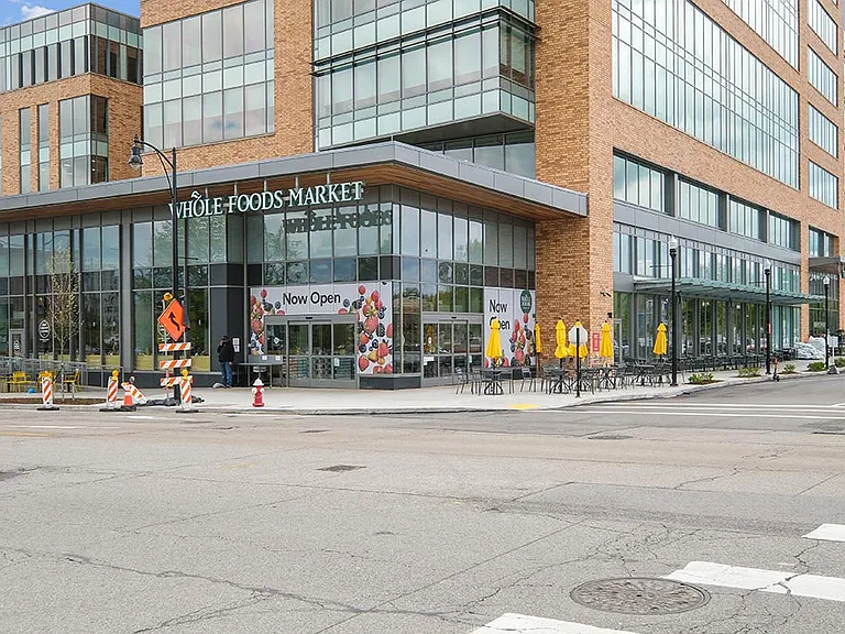 Coda on Centre — Photo 54