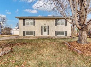 1800 4th Ave NW, Waverly, IA 50677
