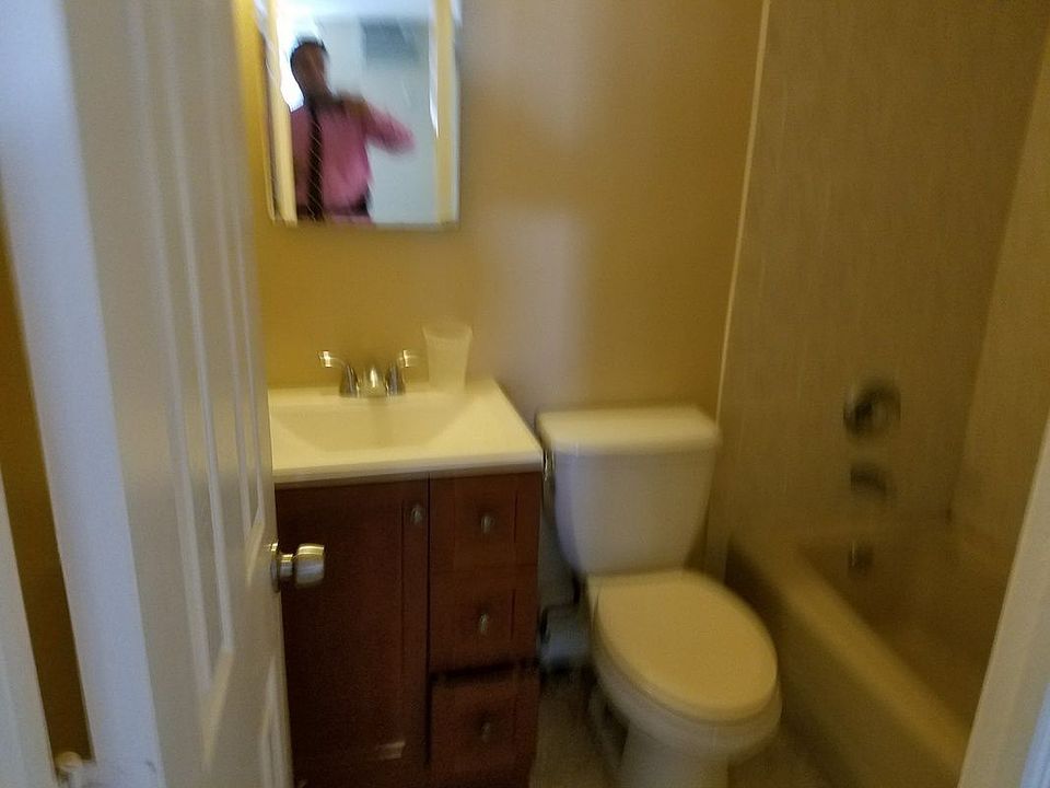 1st image of 12928 Kew Gardens Rd APT 3B