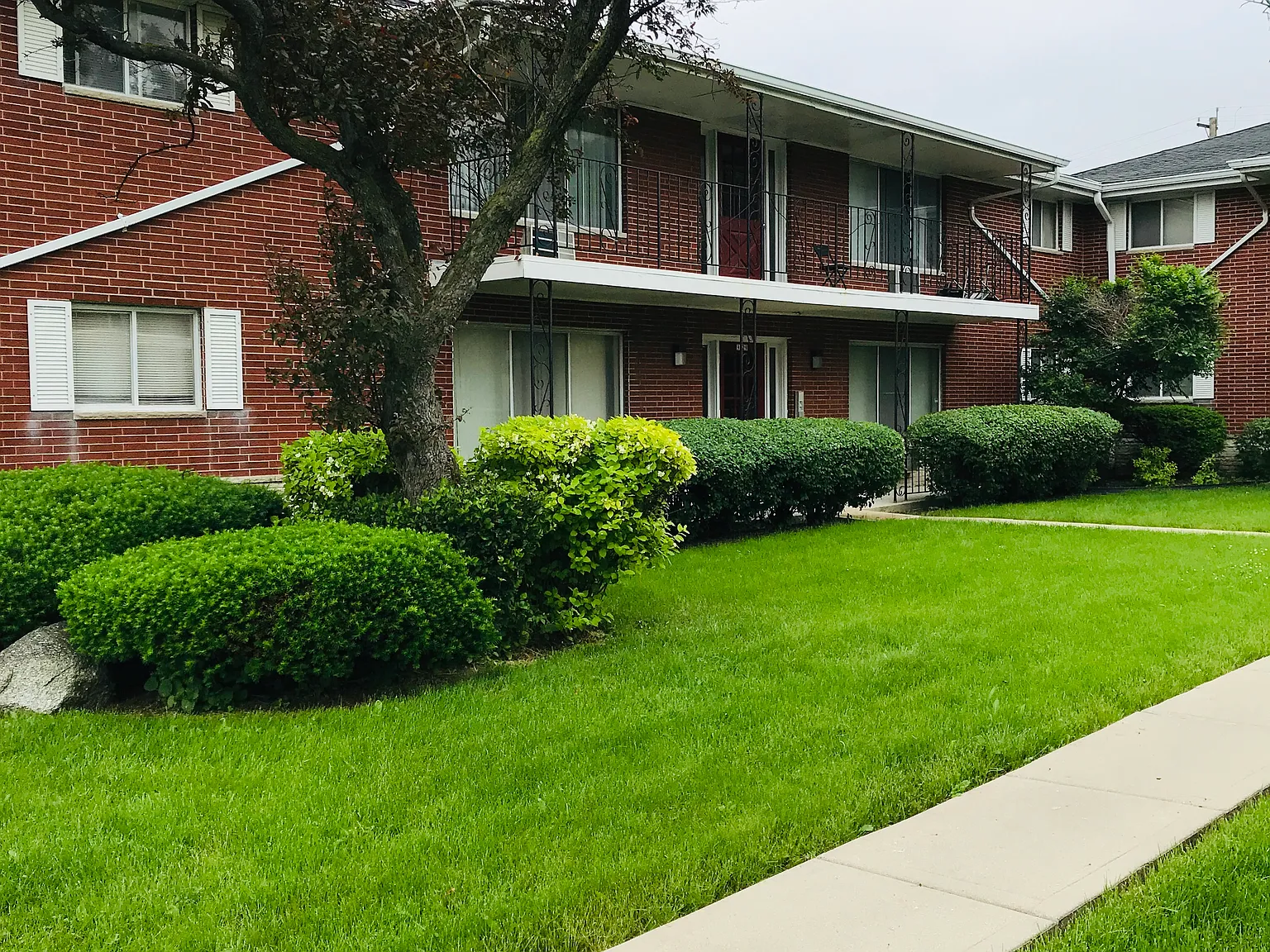 2 bed, 850 sqft, $1,150 — Photo 1