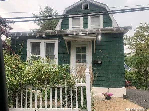 18 Preston Street, Port Washington, NY 11050