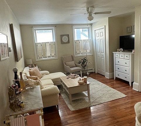 2nd image of 317 Silver St APT 1