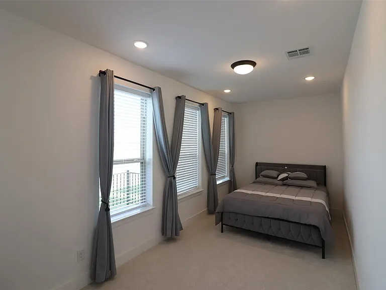 1205 Marc Pl — Photo 7