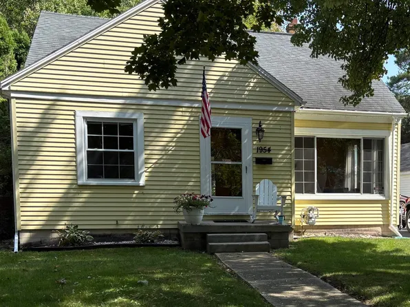 1954 Harry St, Saginaw, MI 48602