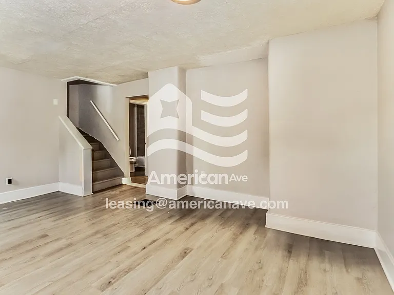 892399_004_living_room_13922849.jpg