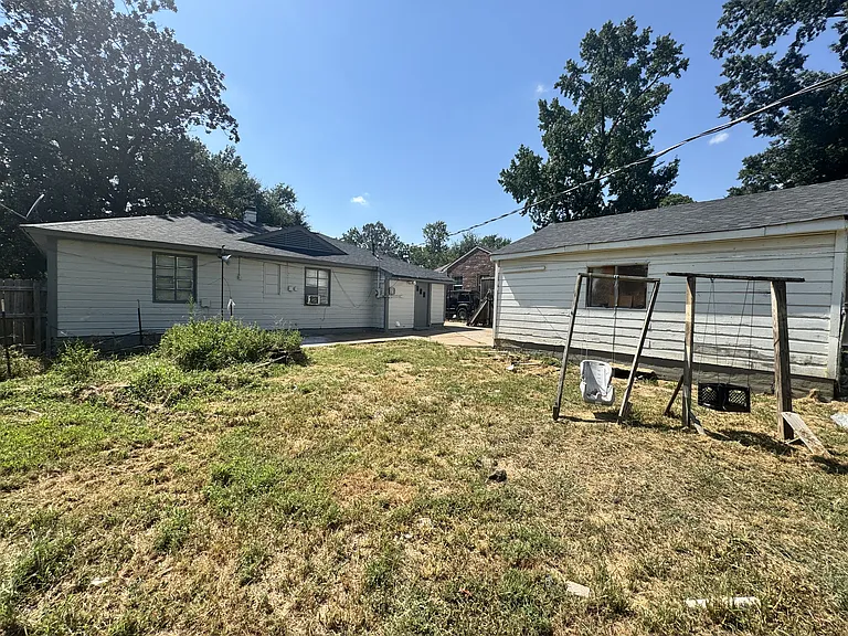 1770 Sugarloaf St — Photo 15