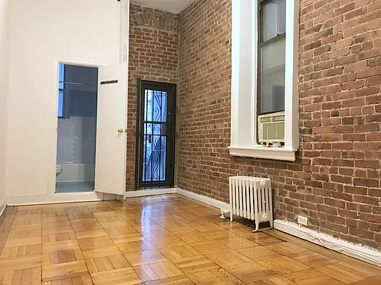 Rented by Salizzoni Realty | media 39