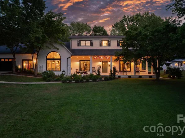 1314 Shirebourn, Hickory, NC 28602