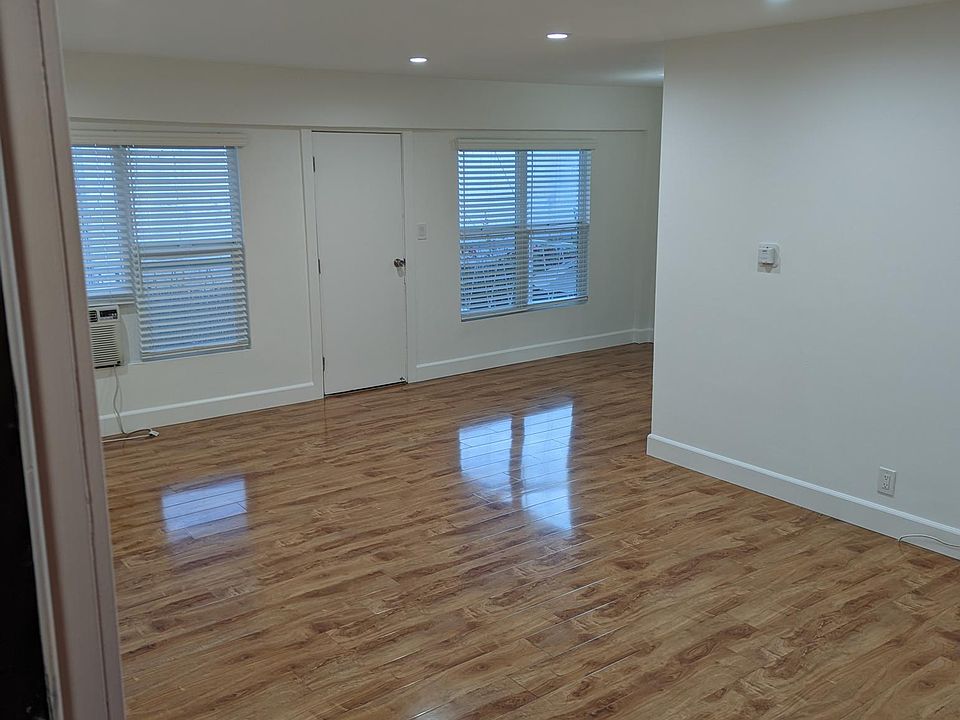 1st image of 7062 Lanewood Ave APT 8