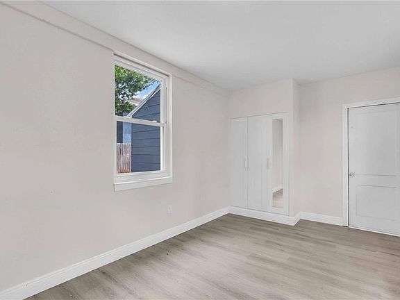 3rd image of 4724 13th Ave S