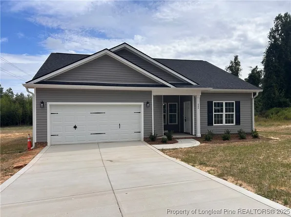 600 Cypress St, Roseboro, NC 28382