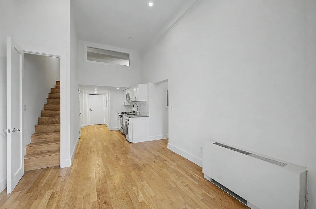 220 East 22nd Street — Photo 4