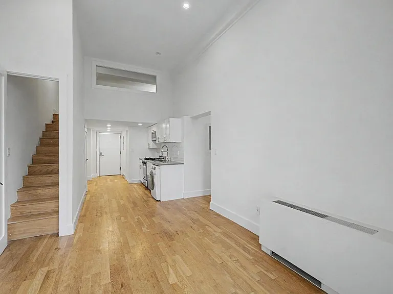 220 E 22nd St #3U — Photo 4