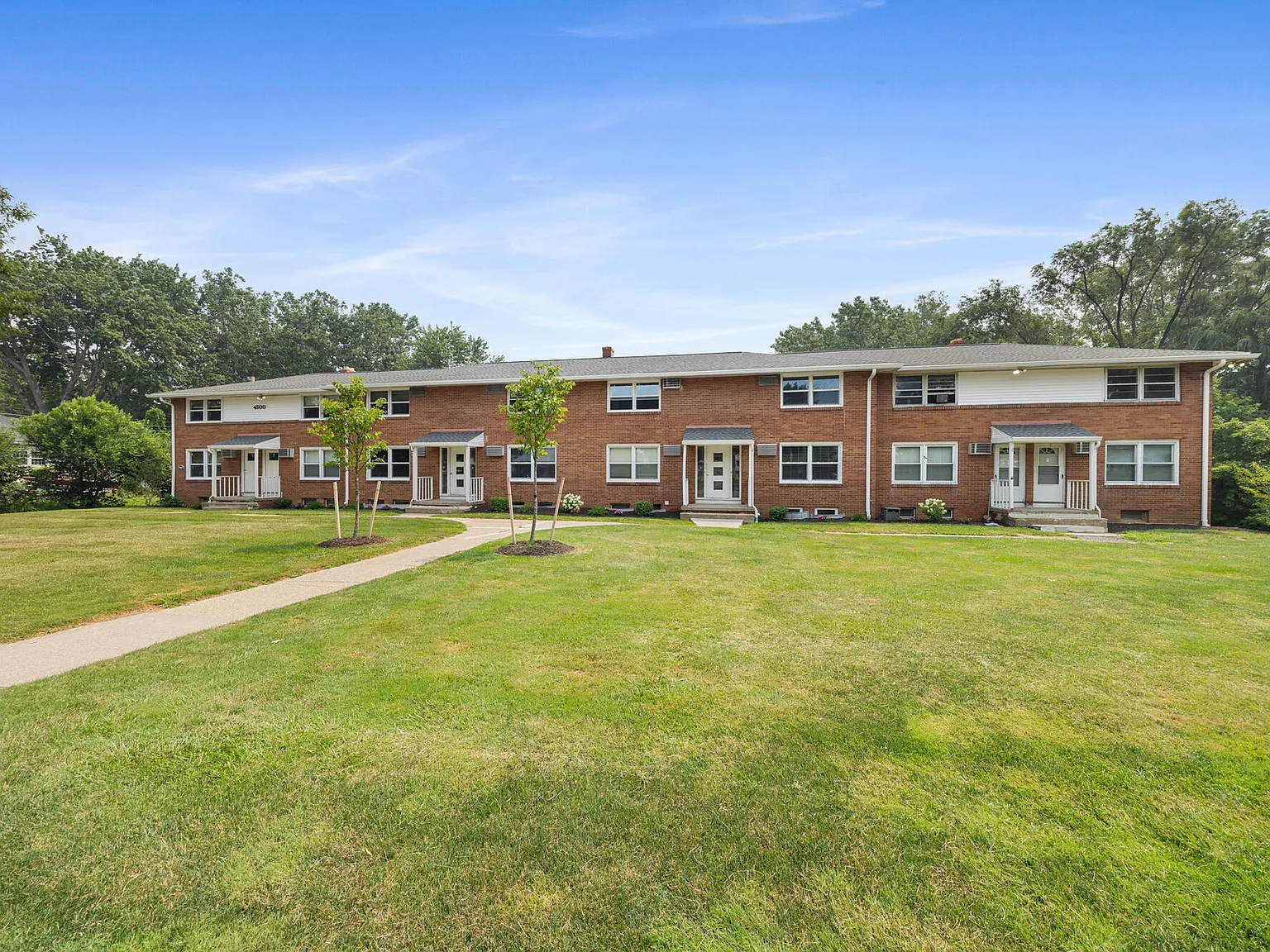 4500 Dewey Ave Apartments — Photo 4