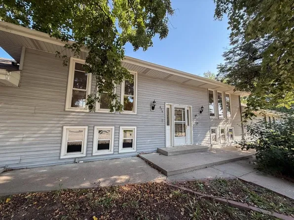 404 E 39th St, Kearney, NE 68847