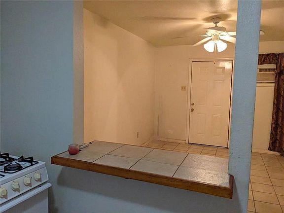 5th image of 4422 Burgundy St
