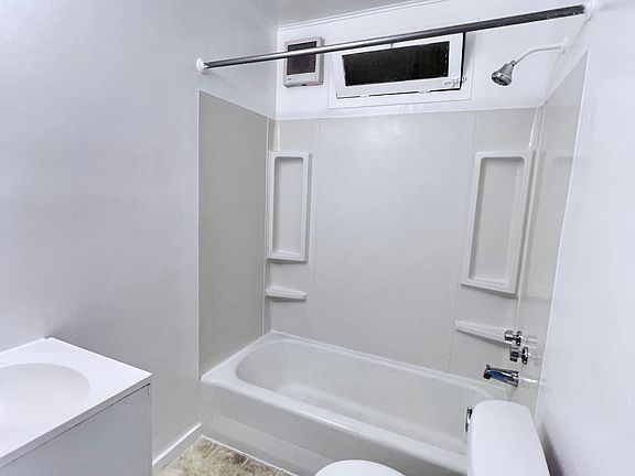 5th image of 1132 Haight St Unit C