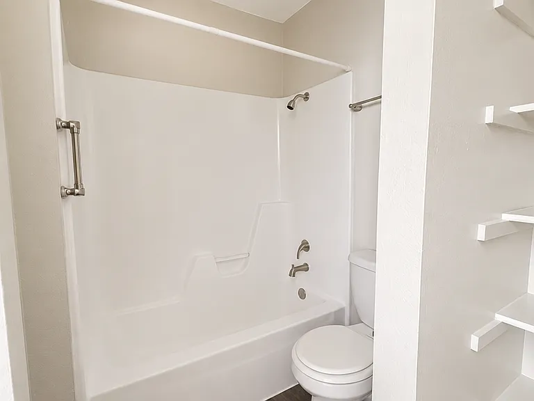 Southland Apartments — Photo 10