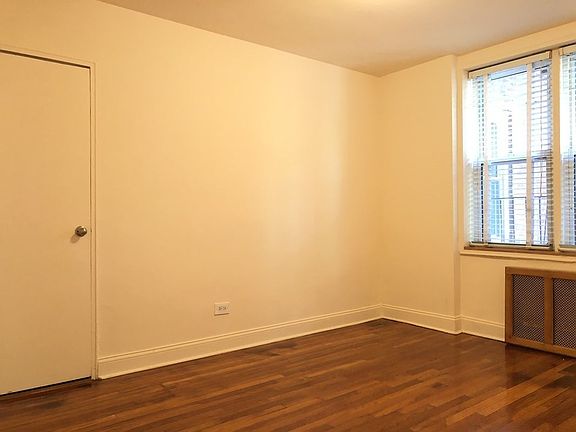 3rd image of 8319 141st St APT 326