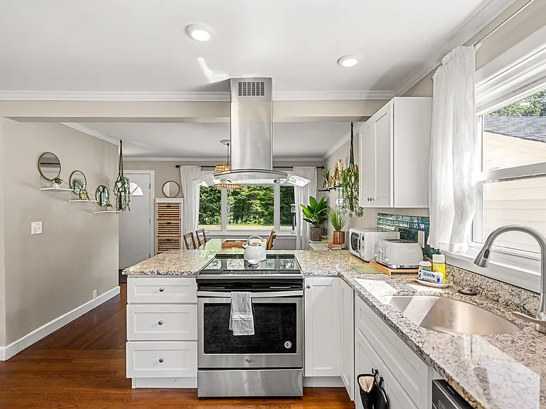 6 Elwyn Rd — Photo 16