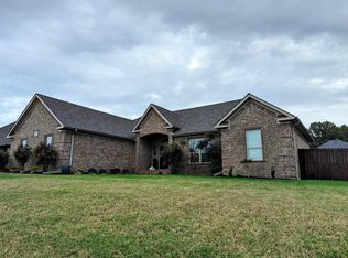 171 Crystal Lake Rd, Austin, AR 72007