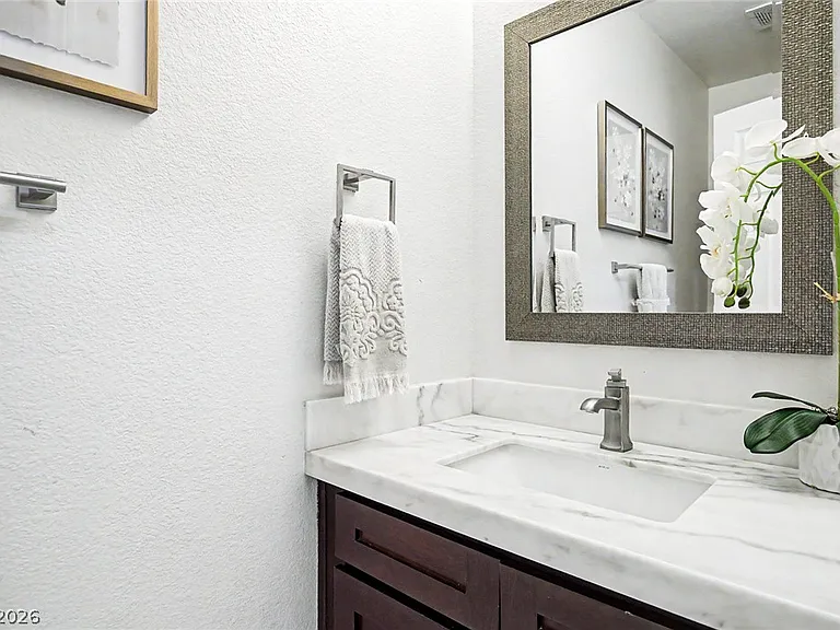 2025 Shining Feather Ln — Photo 28