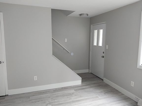 4th image of 30522 Severn Ln