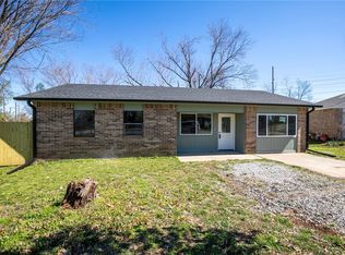 10 McIntosh Ln, Bentonville, AR 72712