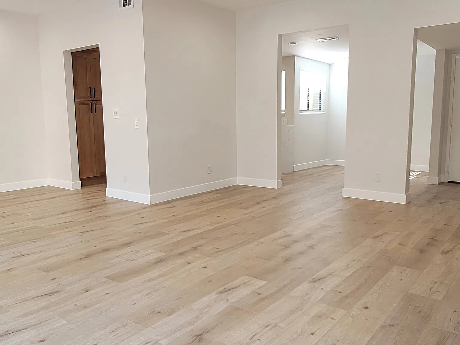 2 bed, 1295 sqft, $3,575 — Photo 4
