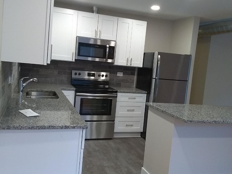 1st image of 6720 N Damen Ave #3D
