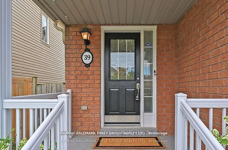 39 Robideau Pl — Photo 4