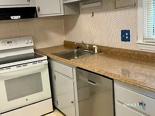 49 Brewster Rd #C — Photo 6