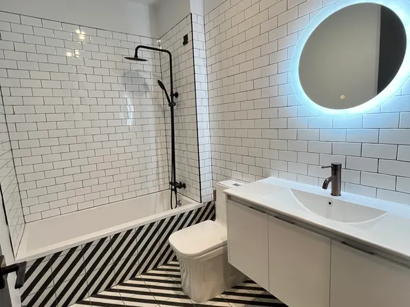 568 Communipaw Avenue image 14 of 25