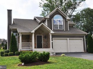 111 Colonial Dr, Cross Junction, VA 22625