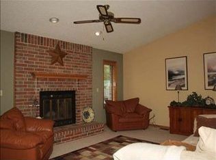 4656 Farmstead Ct, Bel Aire, KS 67220