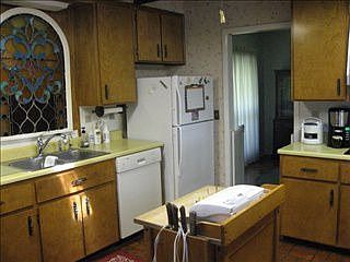 4th image of 127 Thornhill Dr