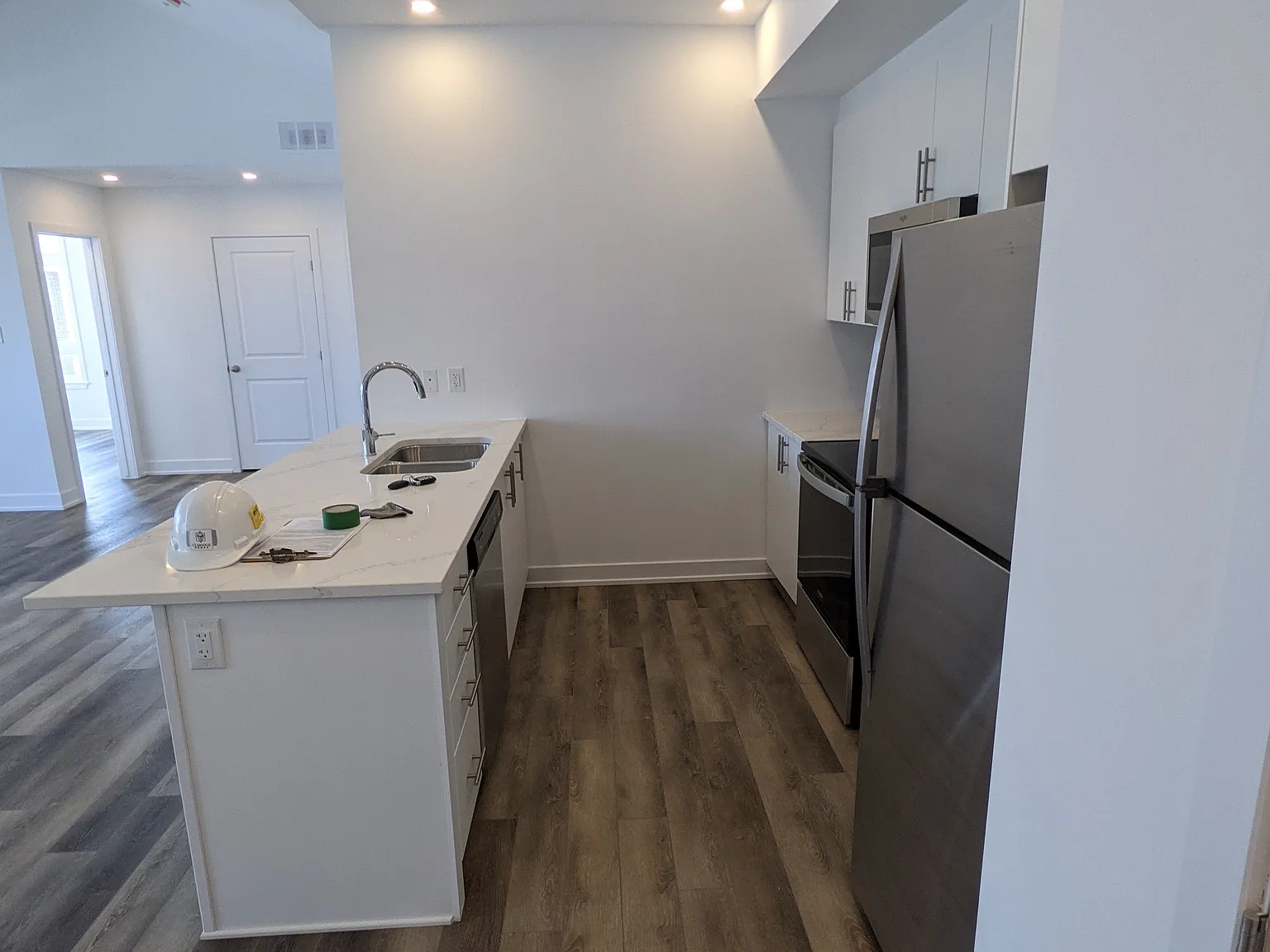 2 bed, 1220 sqft, $2,350 — Photo 3
