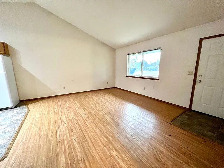 1007 E 19th Ave — Photo 7