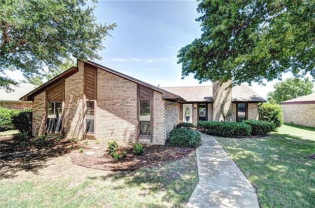 1st image of 1327 Brazos Blvd