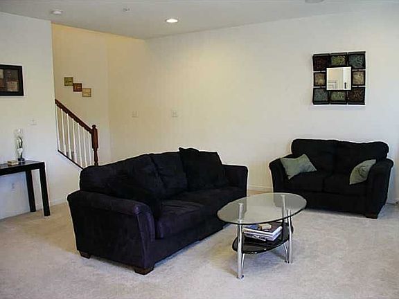 4th image of 124 Kensington Dr