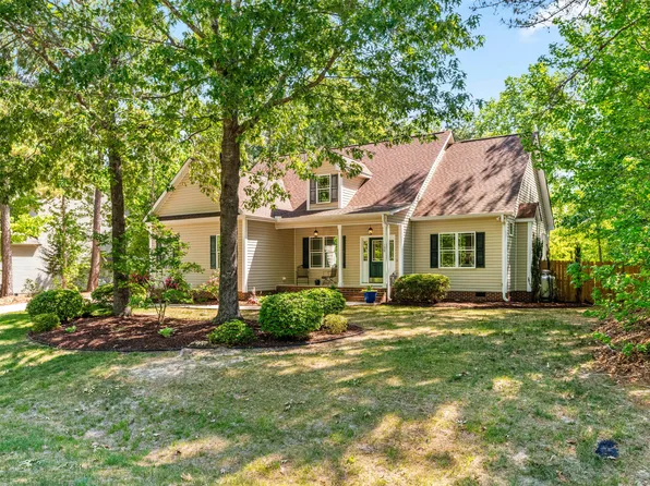 190 Willow Ridge Dr, Louisburg, NC 27549