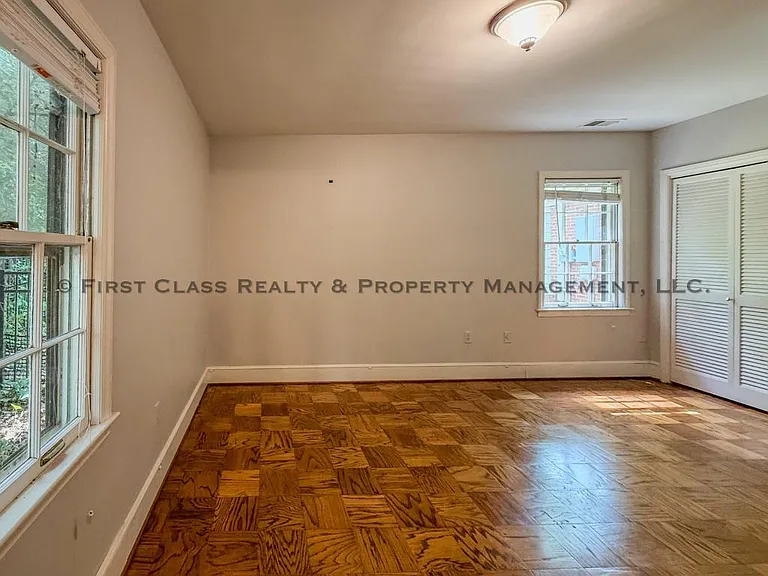 500 Ashworth Rd — Photo 34