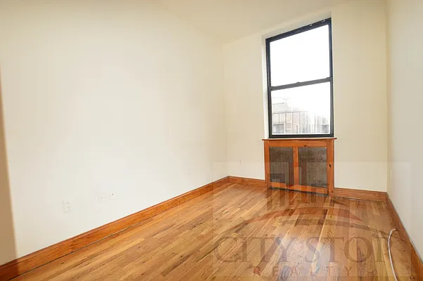 Rented by City Stop Realty | media 12