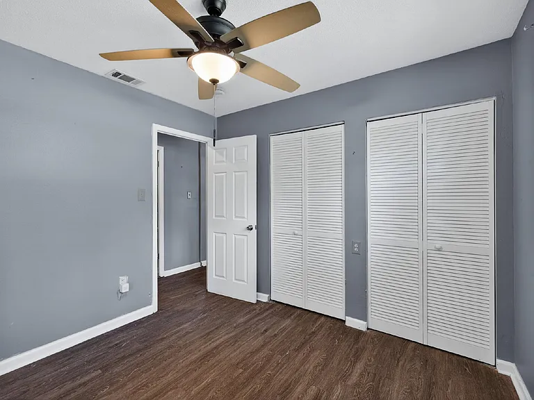 1621 Cloverdale Dr — Photo 16