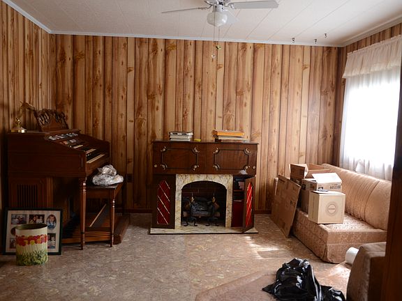 Entry Room - Door to left