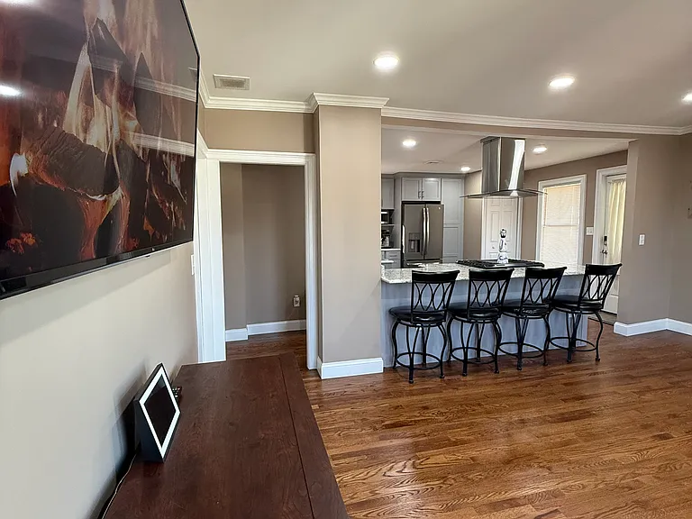 13-15 Howard Ave — Photo 12