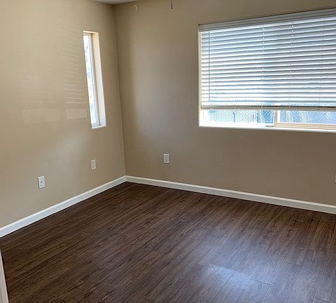 5th image of 3505 Crestmore Rd