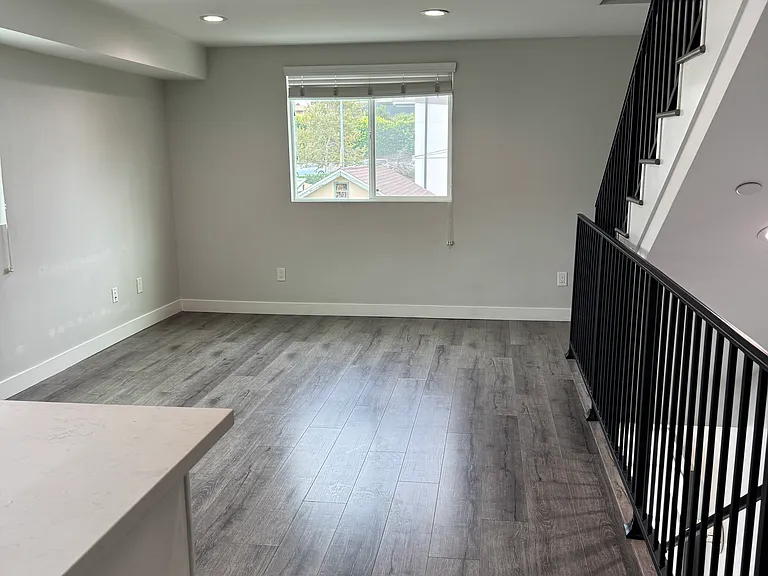 4454 Turquoise St #4456-1/2 — Photo 10