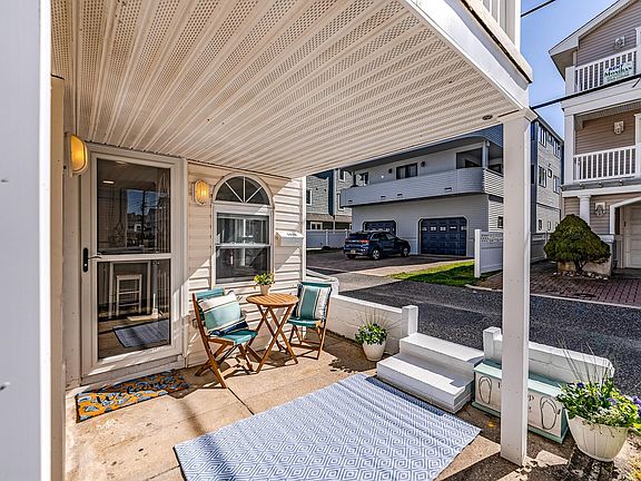 3rd image of 3619 Central Ave #3